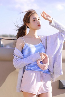 女生下面
